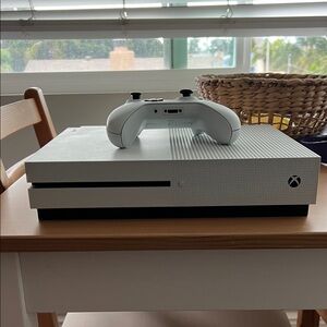 XBOX ONE S